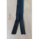 Zips čierny